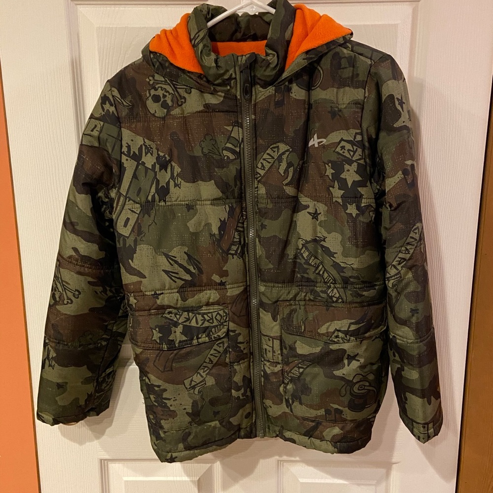 Boy’s Athletech Camo winter jacket. Size large